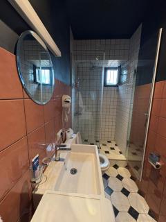 Local Hotel - Tbilisi - 4