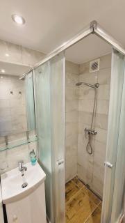 Pohodlný apartmán s klímou blízko centra Prievidza - Prievidza - 2