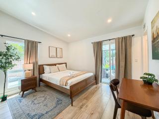 Luxurious 4BR House with Swimming Pool -FB - Los Angeles - 8
