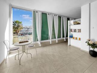 Elegant Beachside Apartment - Herzliya B - 9