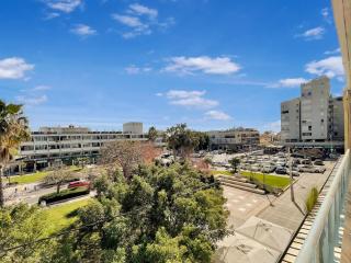 Elegant Beachside Apartment - 6