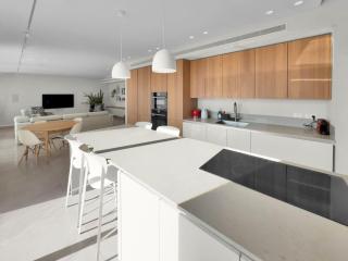 Parkside Luxe with Skyline Views - Tel Aviv - 3