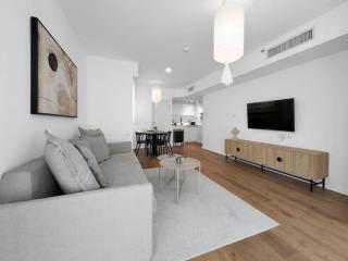 Ritzside Marina Stay - 0