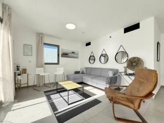 Beachfront Blue Laguna Stay - 4