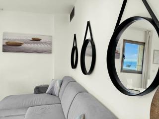 Beachfront Blue Laguna Stay - 3