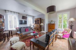 Waterfront family property - 0