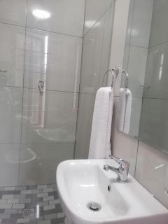 Stylish Apartment in Fourways - 6