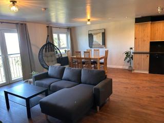 Large Modern Apt 4 Star Free Parking and WIFI Note Stairs - Belfast - 3