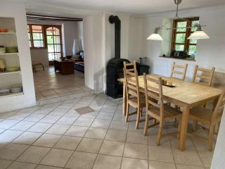 Karina nyaraló medencével - 4