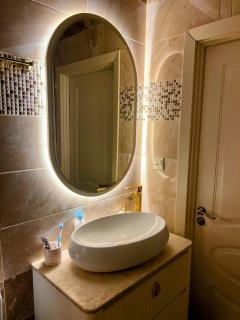 Luxurious Canadian Apartment - Mekhrably - 7