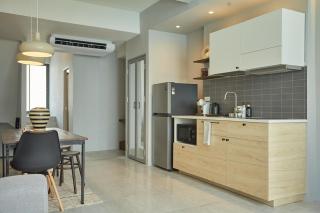 Spacious duplex 2 BR apartment max 6 guests - 3 min walk to BTS Nana - 3