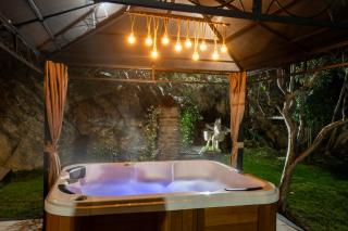 Ô Jacuzzi du Mazet - - 1