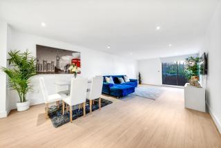 Modern 2-Bedroom Apartment River View, Near Canary Wharf, O2 Arena & ExCeL - Excellent Transport Links - Londra - 5