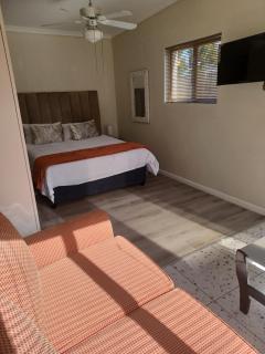 Wild Mountain Cottages - George - 3