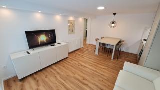 Greg's House Apartments - 9