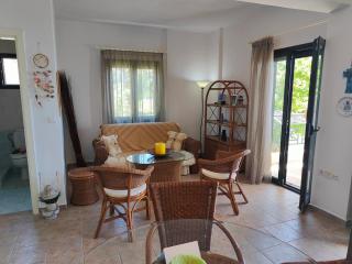Electra's Beach Front Apartment in Nea Skioni - Nea Skioni - 9