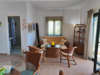 Electra's Beach Front Apartment in Nea Skioni - Nea Skioni - 4