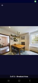 Stunning riverview getaway - 9