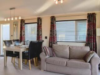 Victory Lodge with Hot Tub - 2 Bedroom - Sleeps 6 - Bron-Y-Wendon Holiday Park - Llanddulas - 5