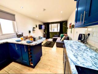 Modern 3 Bed Apartment - Cardiff City Centre - Free Parking - Cardiff - 3