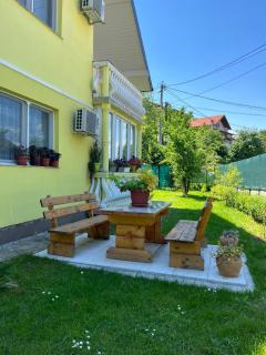 Family Flower House - 4