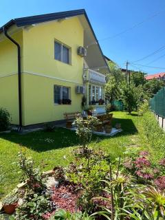 Family Flower House - 6