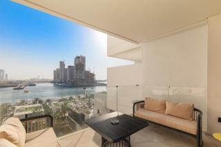 Sea View 2BDR Apartment, Pool and Beach Access - 7