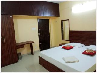 BHUBANESWAR HOTEL # A PREMIUM GREEN AKRESS HOTEL - Near Lingraj Temple - With Free Wifi & Parking Facilities & Air Conditioning Rooms Available - The Best Hotel In Bhubaneswar City - Bhubaneshwar - 4