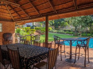 Burleigh Villa 7 Bedrooms & 6 Bathrooms - Durban - 5
