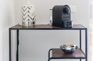 Elegante Appartamento con Terrazzo - Parcheggio Gratuito Privato & Wifi - 7