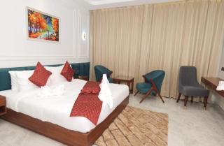 Kemberly Hotel - Zirakpur - 1