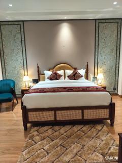 Kemberly Hotel - Zirakpur - 2