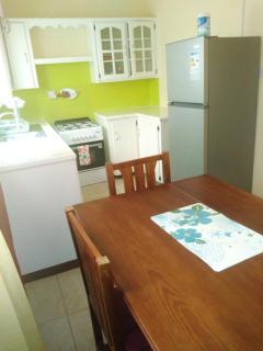 Fiesta Orange Apartment 2 in Saint Georges - Saint Georgeʼs - 6