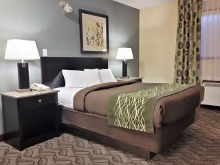 Lacombe Motor Inn - 4