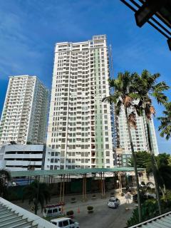 Abreeza Luxe Stay Tower 2 Condo Retreat - Davao - 3