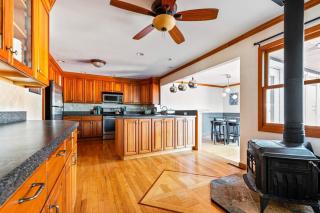 HV Spacious Retreat sleeps 13 with pool and hot tub - Poughkeepsie - 6