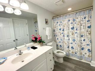 Amazing view-Beachfront 3 bedroom 2 bath at Majestic Beach! - 1