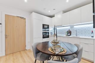 Luxury Apartment - West Wimbledon with Cinema & Game Room, Gym, Parking - New Malden - 8