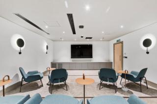Luxury Apartment - West Wimbledon with Cinema & Game Room, Gym, Parking - New Malden - 2