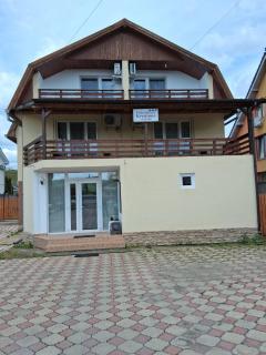 Pensiunea Krystinne - Peştişu Mare - 0