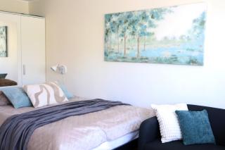 Stella`s Tallinn Airport apartment - near Tallinn Airport and Tallinn bus station - near tram, bus and train stops - free wifi, parking and Netflix - bath - new renovation - Tallinn - 2