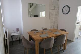 NEW 4 Bed house close to train station and town - Blackpool - 4