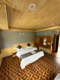The Mad King's House & Cafe - Manāli - 9