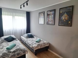 Komfortowy apartament dla 7 osób CH Arena, prywatny parking - Gliwice - 5