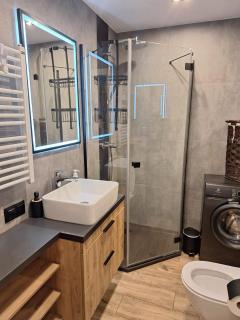 Komfortowy apartament dla 7 osób CH Arena, prywatny parking - Gliwice - 8
