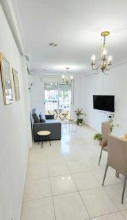 Apartment with queensize bed, Wifi, AC, 5 min walk to the beach - Torrevieja - 0