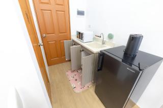 Tropical 2BR with Pool Pets OK & Walk to Beach - Lapu Lapu City - 1
