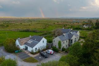 Burren Court Lodge - Ballyvaughan - 9