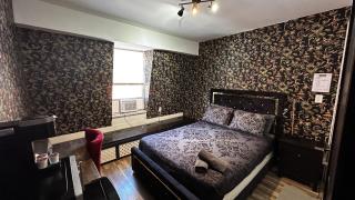 Queen Nest Hotel - 1