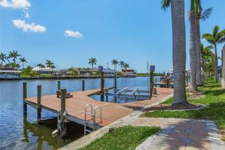 Heated Pool & Spa with Intersecting Canal View - Villa Viewtopia - Roelens - Cape Coral - 9